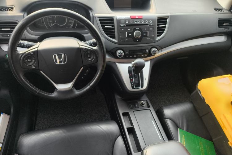 Used Honda CR-V 2012 2.4L four-wheel drive luxury version Center Console