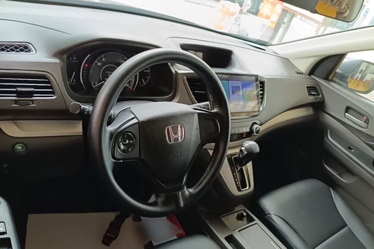 Used Honda CR-V 2012 2.0L two-wheel drive urban version Center Console