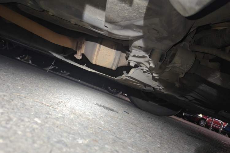 Used Honda CR-V 2012 2.4L four-wheel drive luxury version Chassis Front Right
