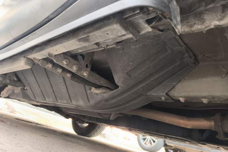 Used Honda CR-V 2012 2.4L four-wheel drive luxury version Chassis Front Right