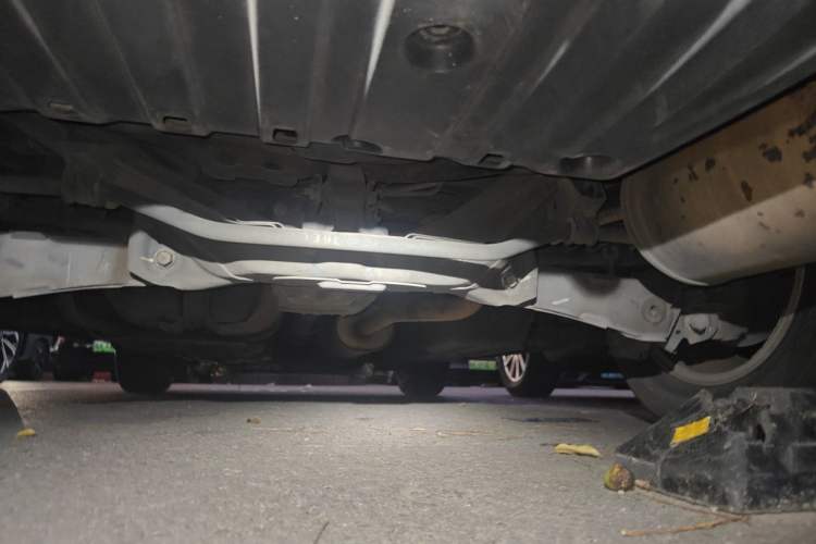 Used Honda CR-V 2012 2.4L four-wheel drive luxury version Chassis Rear