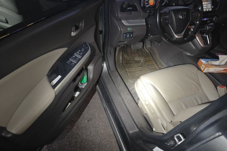 Used Honda CR-V 2012 2.4L four-wheel drive luxury version Driver Seat