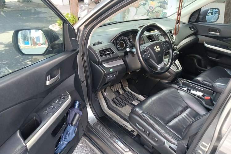 Used Honda CR-V 2012 2.4L four-wheel drive luxury version Driver Seat
