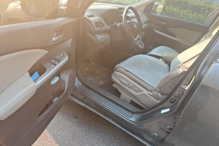Used Honda CR-V 2012 2.4L four-wheel drive luxury version Driver Seat