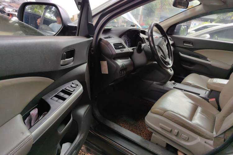 Used Honda CR-V 2012 2.4L four-wheel drive luxury version Driver Seat