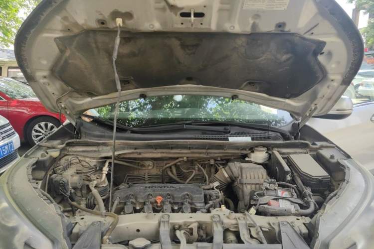 Used Honda CR-V 2012 2.0L two-wheel drive urban version Engine Bay