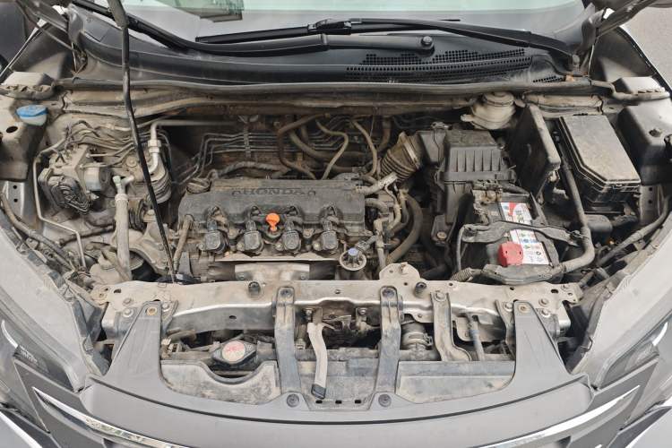 Used Honda CR-V 2012 2.0L two-wheel drive urban version Engine Bay