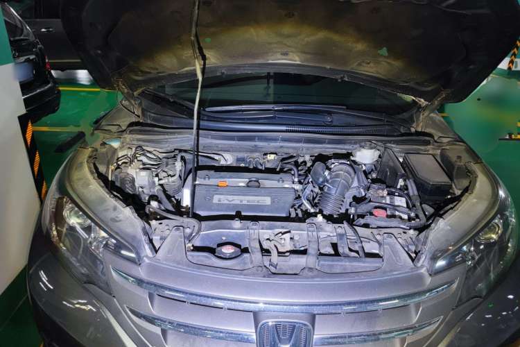 Used Honda CR-V 2012 2.4L four-wheel drive luxury version Engine Bay