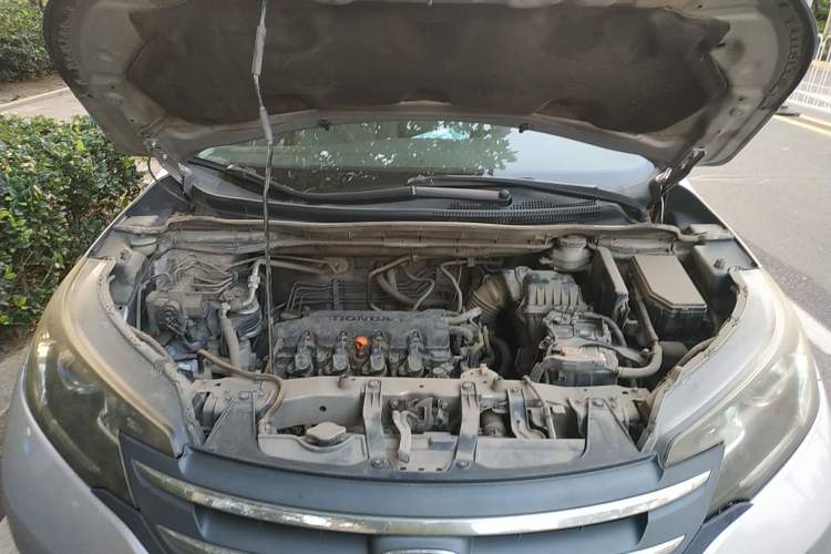 Used Honda CR-V 2012 2.0L two-wheel drive urban version Engine Bay