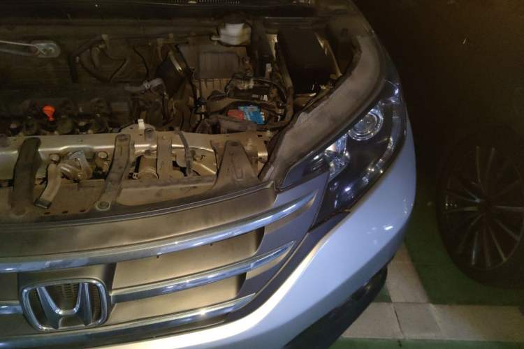 Used Honda CR-V 2012 2.0L two-wheel drive urban version Engine Bay Left
