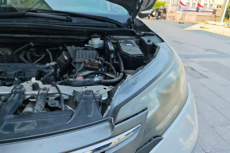 Used Honda CR-V 2012 2.0L two-wheel drive urban version Engine Bay Left