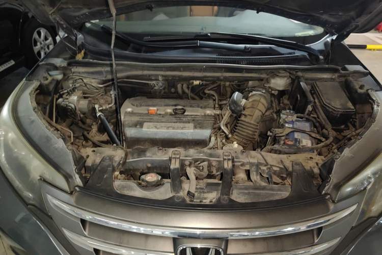 Used Honda CR-V 2012 2.4L four-wheel drive luxury version Engine Bay