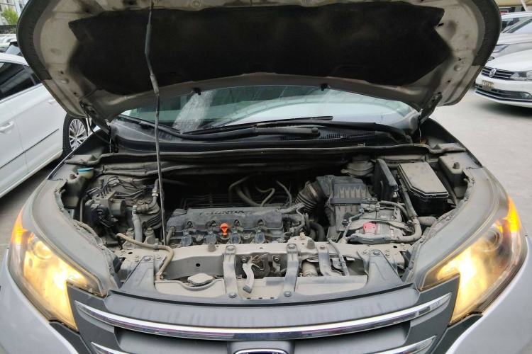 Used Honda CR-V 2012 2.0L two-wheel drive urban version Engine Bay