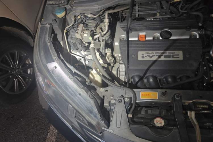 Used Honda CR-V 2012 2.4L four-wheel drive luxury version Engine Bay Right