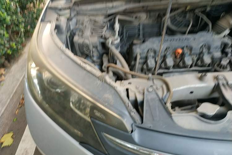 Used Honda CR-V 2012 2.0L two-wheel drive urban version Engine Bay Right