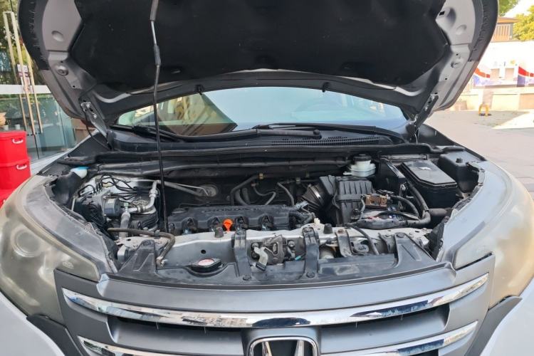 Used Honda CR-V 2012 2.0L two-wheel drive urban version Engine Bay