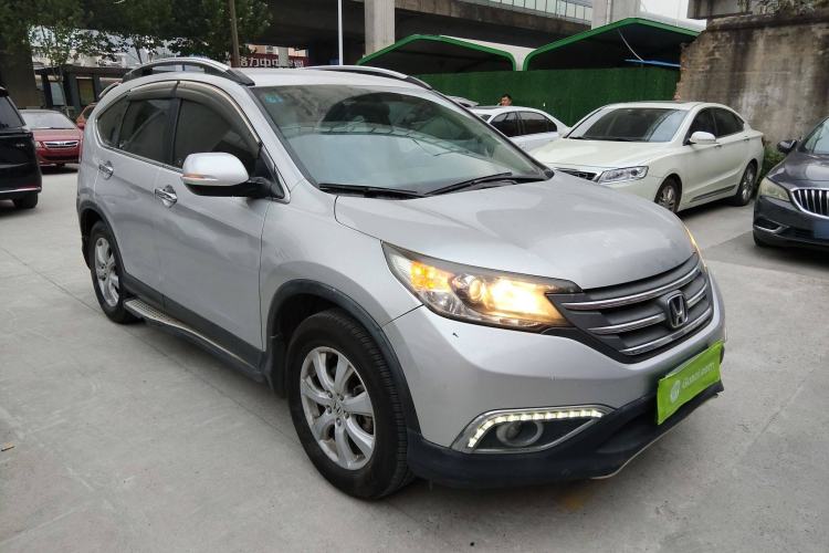 Used Honda CR-V 2012 2.0L two-wheel drive urban version Front Right 45 Deg