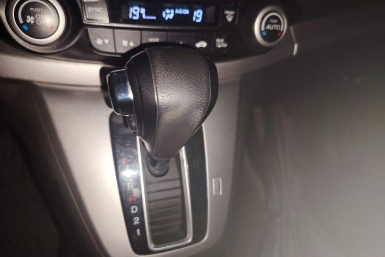 Used Honda CR-V 2012 2.4L four-wheel drive luxury version Gear Lever