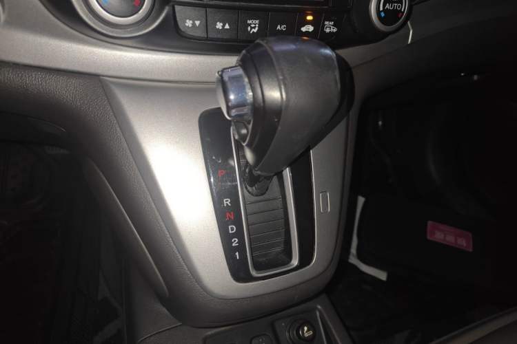 Used Honda CR-V 2012 2.4L four-wheel drive luxury version Gear Lever