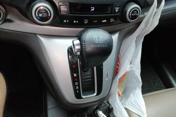 Used Honda CR-V 2012 2.4L four-wheel drive luxury version Gear Lever