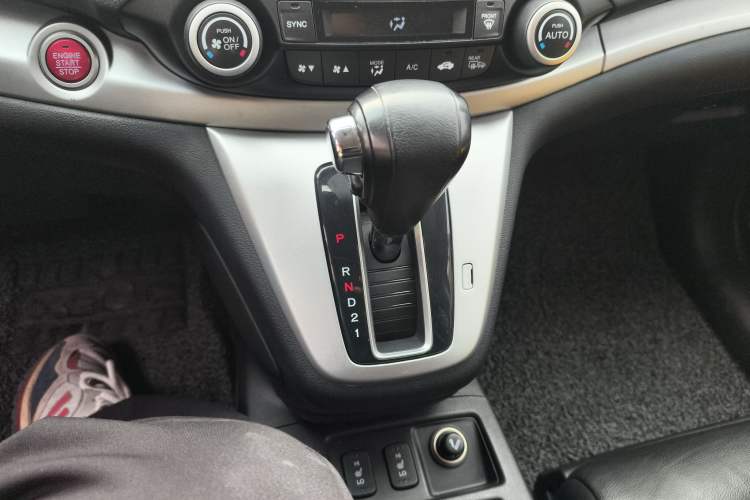 Used Honda CR-V 2012 2.4L four-wheel drive luxury version Gear Lever
