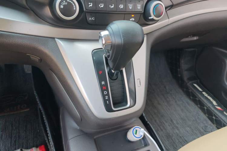 Used Honda CR-V 2012 2.0L two-wheel drive urban version Gear Lever