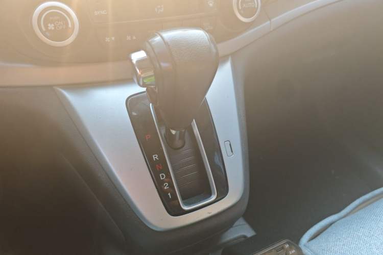 Used Honda CR-V 2012 2.4L four-wheel drive luxury version Gear Lever