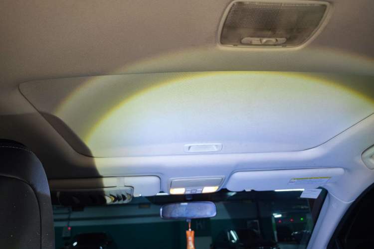 Used Honda CR-V 2012 2.4L four-wheel drive luxury version Headliner