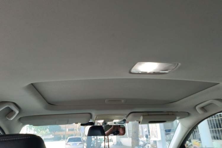 Used Honda CR-V 2012 2.4L four-wheel drive luxury version Headliner