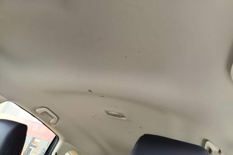 Used Honda CR-V 2012 2.0L two-wheel drive urban version Headliner