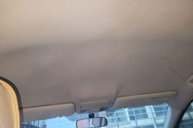 Used Honda CR-V 2012 2.0L two-wheel drive urban version Headliner