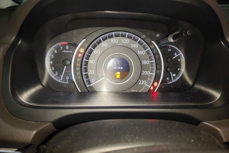 Used Honda CR-V 2012 2.4L four-wheel drive luxury version Instrument Cluster