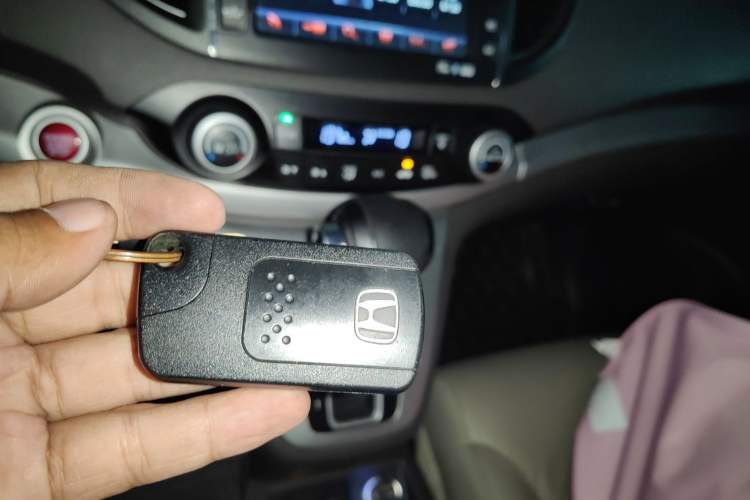 Used Honda CR-V 2012 2.4L four-wheel drive luxury version Interior 1