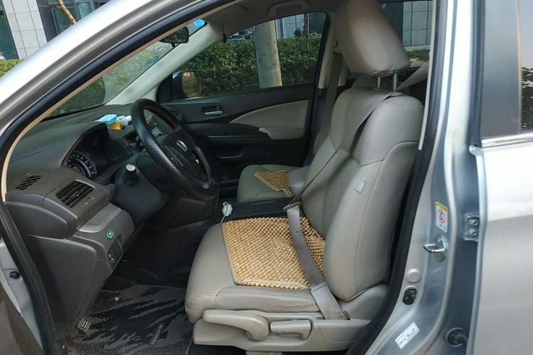 Used Honda CR-V 2012 2.0L two-wheel drive urban version Left Front Seat