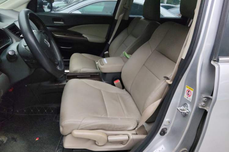 Used Honda CR-V 2012 2.0L two-wheel drive urban version Left Front Seat