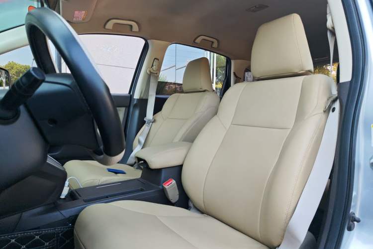 Used Honda CR-V 2012 2.0L two-wheel drive urban version Left Front Seat