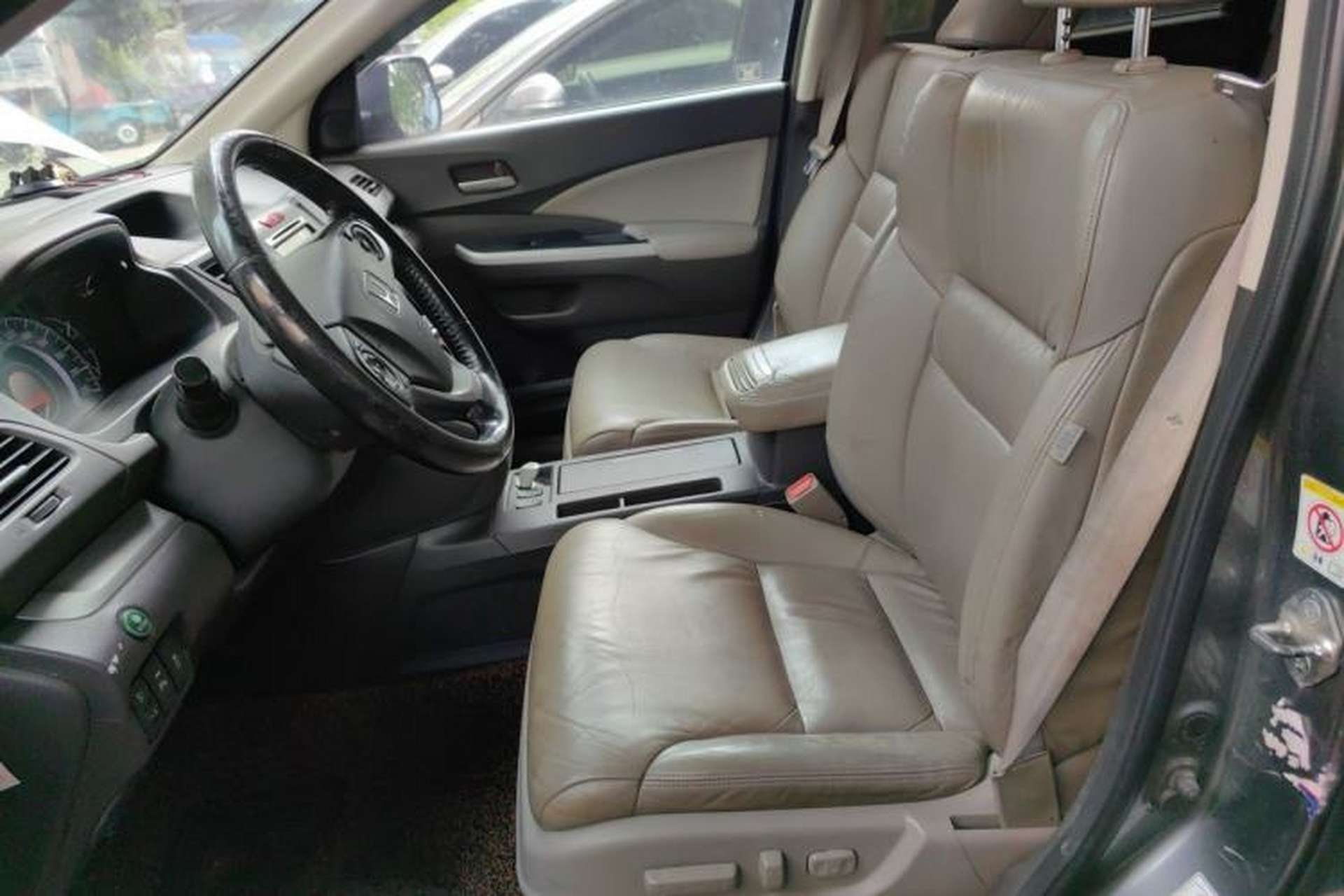 Used Honda CR-V 2012 2.4L four-wheel drive luxury version Left Front Seat