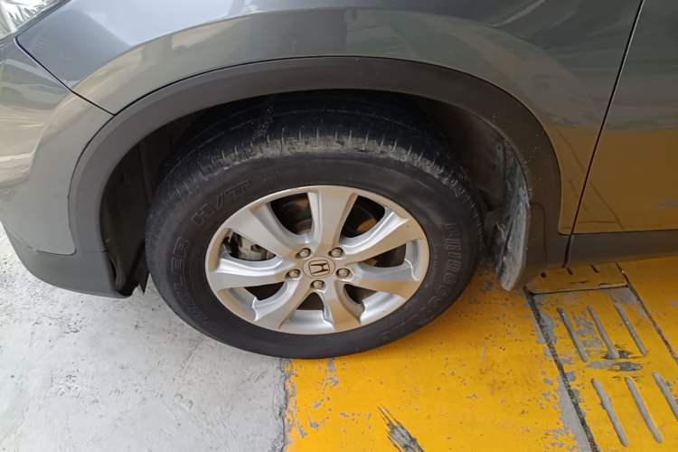 Used Honda CR-V 2012 2.0L two-wheel drive urban version Left Front Wheel Hub