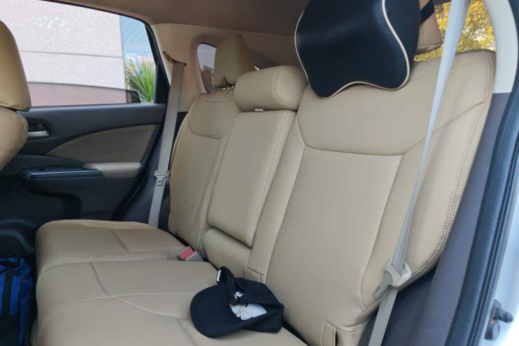 Used Honda CR-V 2012 2.0L two-wheel drive urban version Left Rear Seat