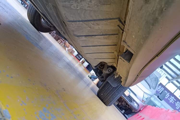 Used Honda CR-V 2012 2.0L two-wheel drive urban version Left Side Sill