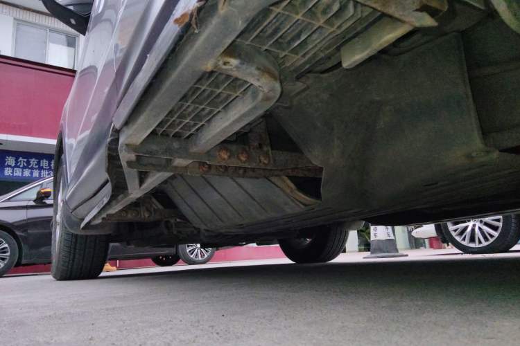 Used Honda CR-V 2012 2.0L two-wheel drive urban version Left Side Sill