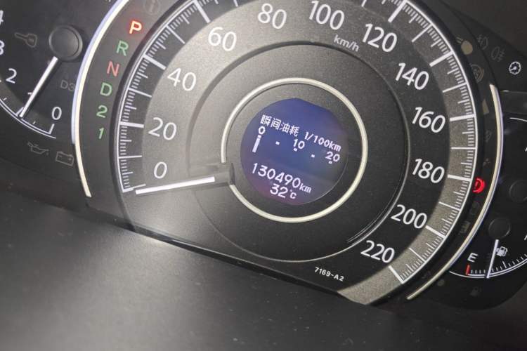 Used Honda CR-V 2012 2.4L four-wheel drive luxury version Odometer Close Up