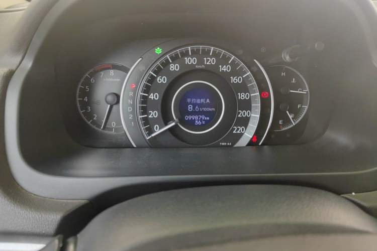 Used Honda CR-V 2012 2.0L two-wheel drive urban version Odometer Close Up