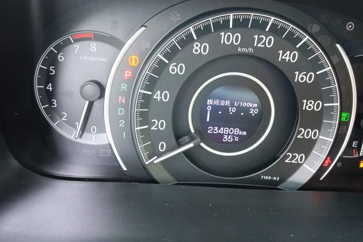 Used Honda CR-V 2012 2.4L four-wheel drive luxury version Odometer Close Up