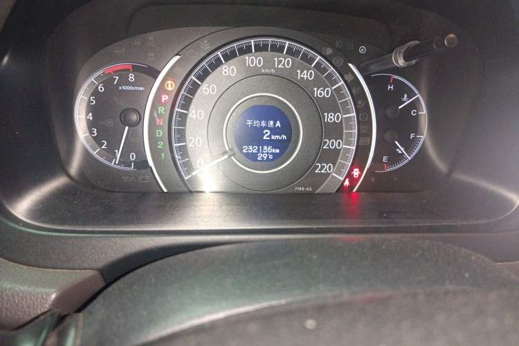 Used Honda CR-V 2012 2.0L two-wheel drive urban version Odometer Close Up
