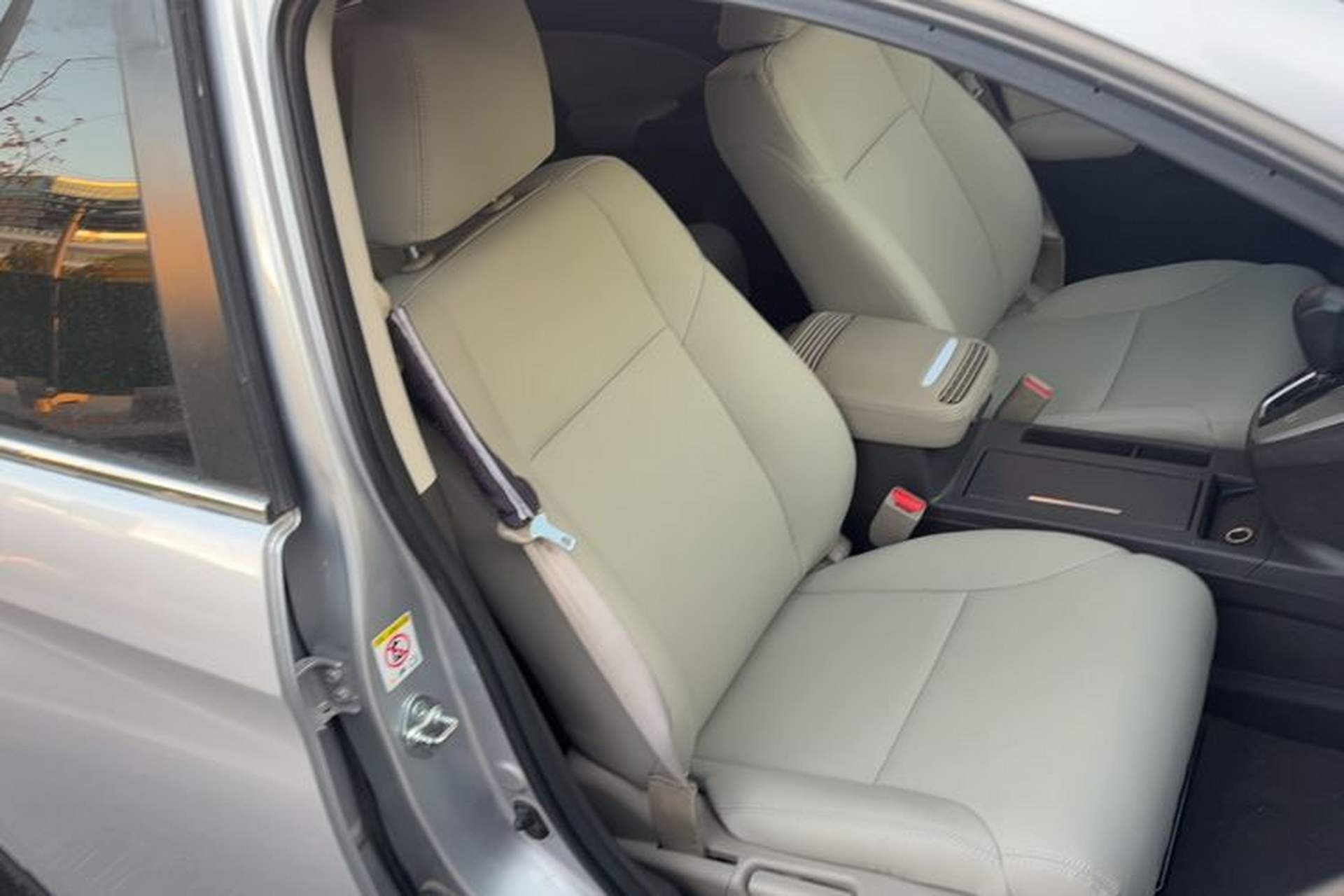 Used Honda CR-V 2012 2.0L two-wheel drive urban version Right Front Seat