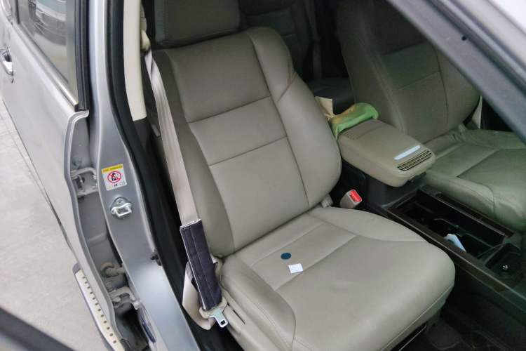 Used Honda CR-V 2012 2.0L two-wheel drive urban version Right Front Seat