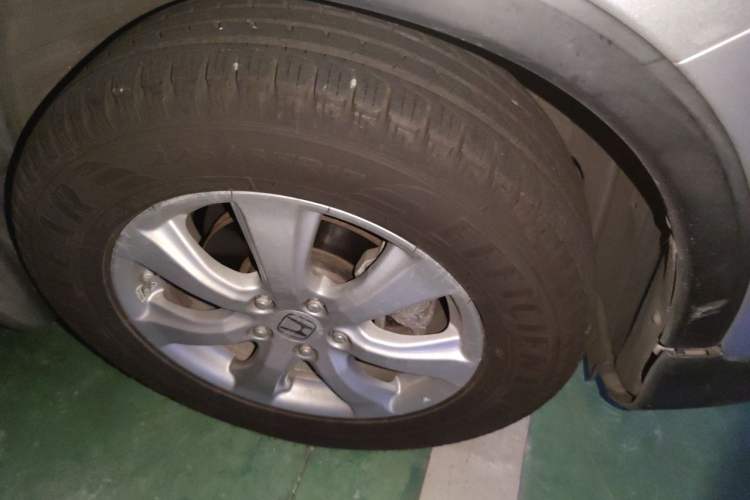 Used Honda CR-V 2012 2.0L two-wheel drive urban version Right Front Wheel Hub