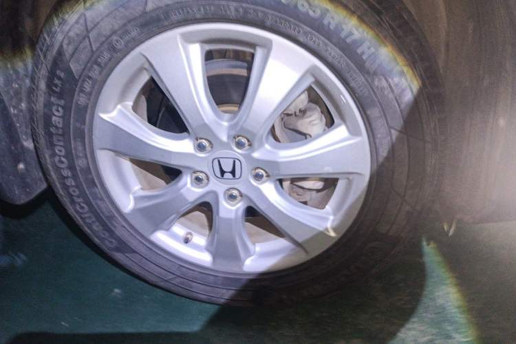 Used Honda CR-V 2012 2.0L two-wheel drive urban version Right Front Wheel Hub