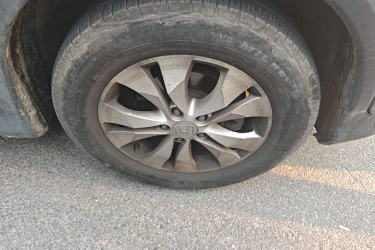 Used Honda CR-V 2012 2.4L four-wheel drive luxury version Right Front Wheel Hub